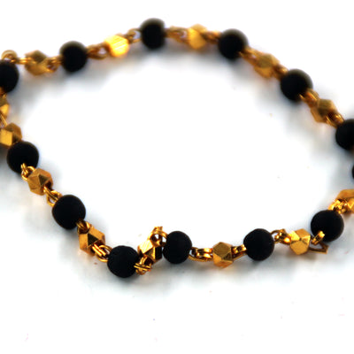 Бусы из дерева туласи с черными бусинами