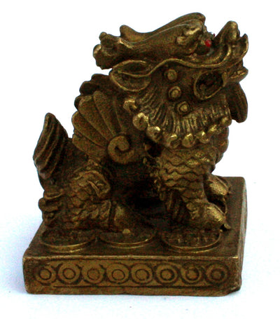Бронзовая статуэтка "Дракон, сидящий на монетах"