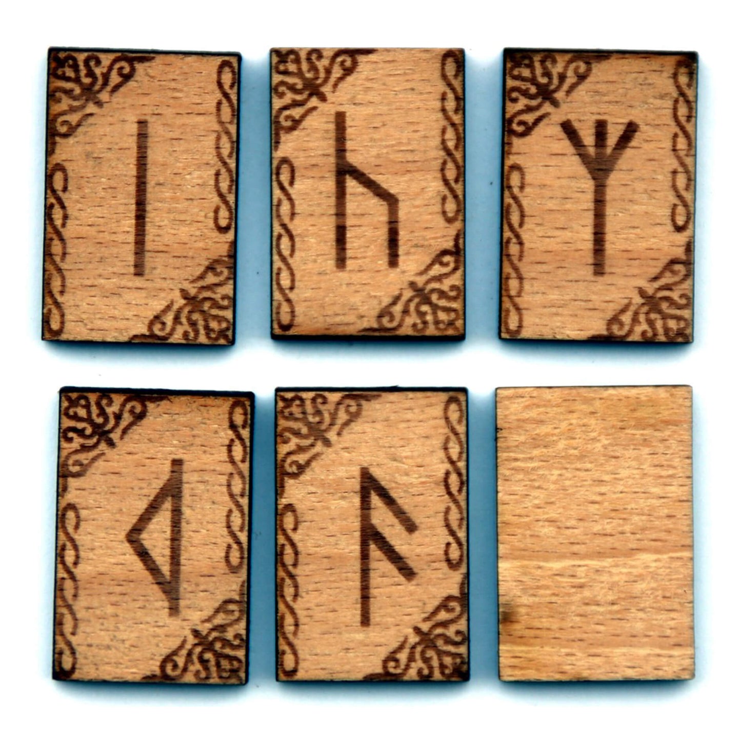 Slaviškų runų rinkinys iš buko