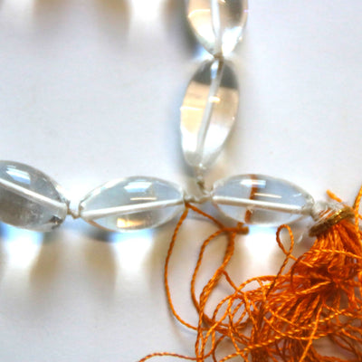 Чётки из горного хрусталя с продолговатыми бусинами (108 бусин)