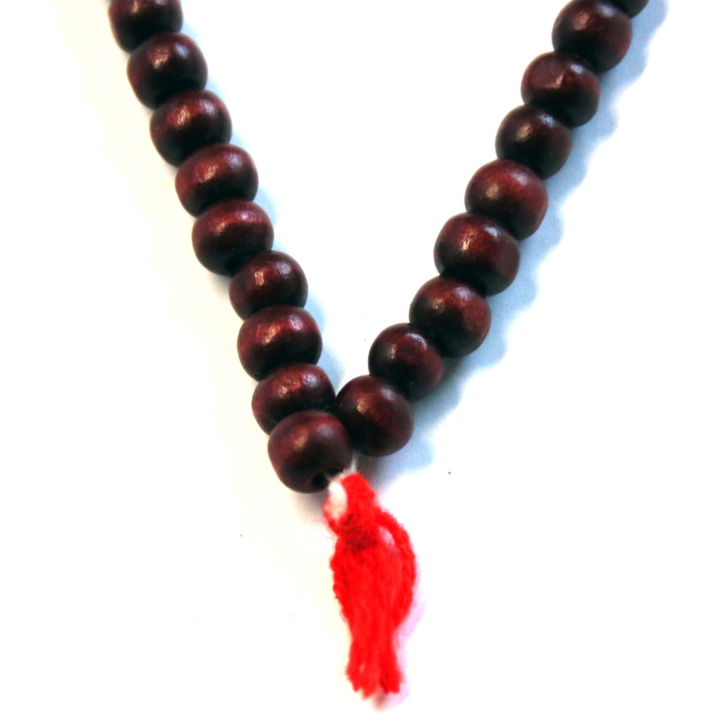 Чётки из дерева с красной кисточкой, коричневые (108 бусин)