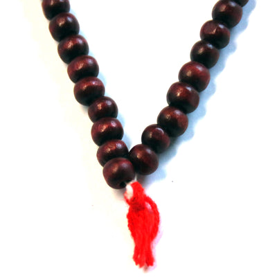 Чётки из дерева с красной кисточкой, коричневые (108 бусин)