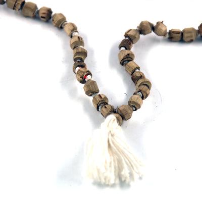 Чётки из дерева туласи с белыми разделительными бусинами (108 бусин)
